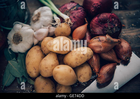 Scatti di bellezza di cibo in un ambiente rustico. Foto Stock