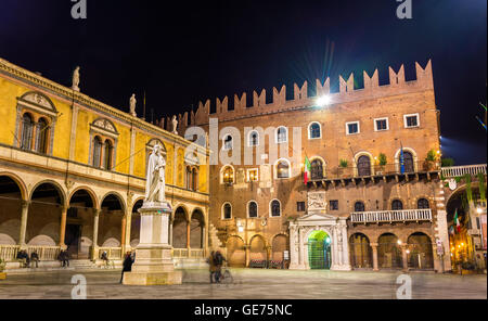 Piazza dei Signori (Piazza Dante) di Verona - Italia Foto Stock