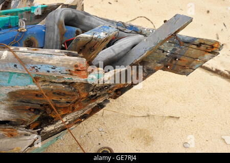 Dettaglio del legno abbandonata la pesca in barca Foto Stock