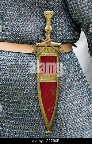 I soldati romani pugio (piccolo pugnale) indossato intorno i rifiuti Foto Stock