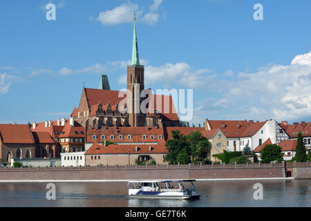 Vista sul fiume Oder alla Cattedrale isola con la Santa Vergine Maria la Chiesa di Wroclaw - Polonia. Foto Stock