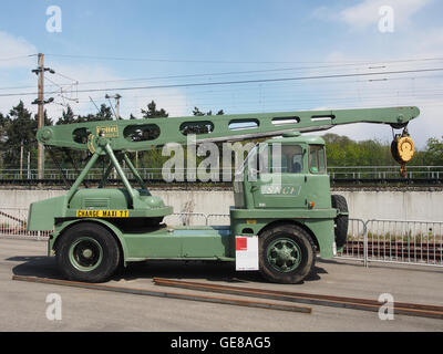 1960 Camion Grue Routiere Griffet, Cite du treno foto 3 Foto Stock