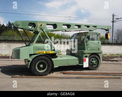 1960 Camion Grue Routiere Griffet, Cite du treno foto 4 Foto Stock