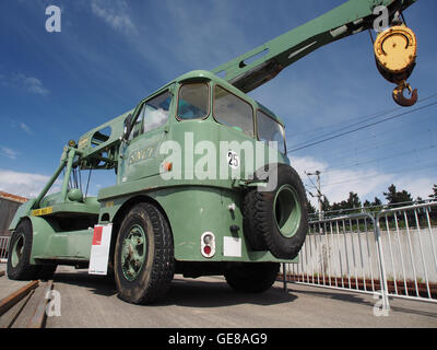 1960 Camion Grue Routiere Griffet, Cite du treno foto 7 Foto Stock