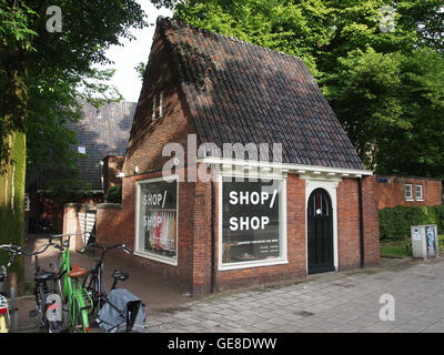 Ruysdaelkade 2-4, Rioolgemaal in verstrakte Amsterdamse School-stijl, Arita House pic4 Foto Stock