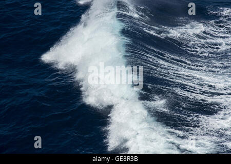 Gigante o rogue onda nel mezzo dell'Atlantico Foto Stock