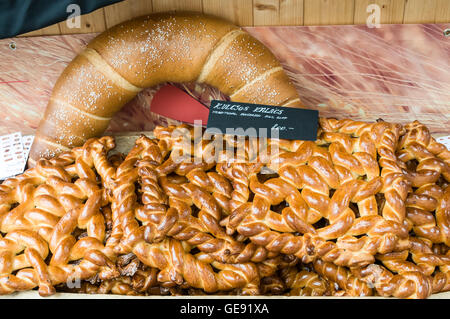 Kalács è un dolce ungherese pane molto simile alla brioche, solitamente cotti in una forma a treccia, e tradizionalmente considerato per noi Foto Stock