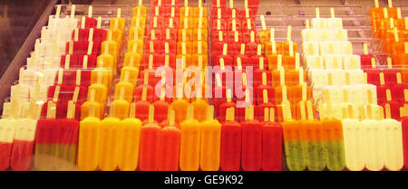 Frutta gelato in Boqueria, Barcellona, in Catalogna, Spagna Foto Stock