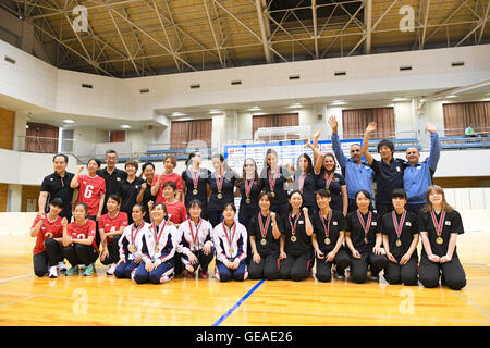 Adachi generale Centro Sportivo, Tokyo, Giappone. Il 24 luglio, 2016. In Giappone un gruppo di team (JPN), 24 luglio 2016 - Goalball : 2016 Giappone Para Goalball campionati donna cerimonia di premiazione a Adachi generale Centro Sportivo, Tokyo, Giappone. © AFLO SPORT/Alamy Live News Foto Stock