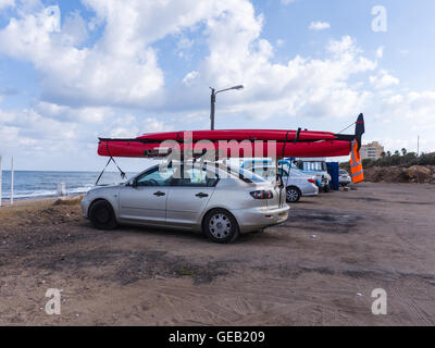 Kayak sul tetto delle auto, Foto Stock