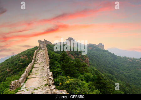 La Grande Muraglia della Cina presso la sezione Jinshanling. Foto Stock