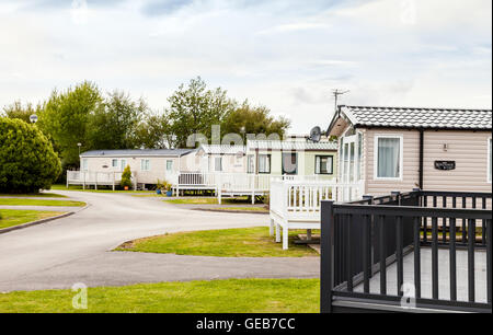 Roulotte statiche in un parco vacanze in Prestatyn, il Galles del Nord, Regno Unito Foto Stock