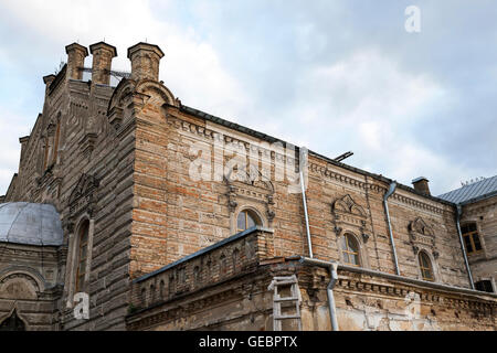 Vecchio edificio fatiscente Foto Stock