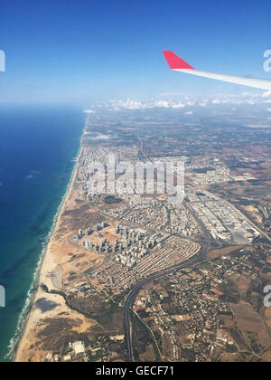 Israele: il litorale di Tel Aviv visto da un piano Foto Stock