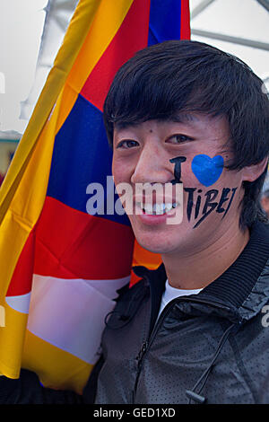 Dimostratore, per un libero Tibet, nel Tempio Rd,McLeod Ganj Dharamsala, Himachal Pradesh, India, Asia Foto Stock