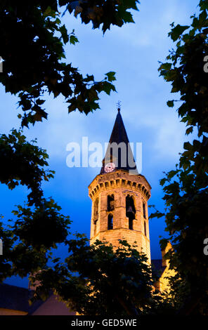 A Vielha. Sant Miquèu chiesa,Valle de Arán,Pirenei, provincia di Lleida, Catalogna, Spagna. Foto Stock