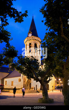 A Vielha. Sant Miquèu chiesa,Valle de Arán,Pirenei, provincia di Lleida, Catalogna, Spagna. Foto Stock