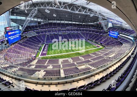 Vista fisheye del Minnesota Vikings US Bank Stadium di Minneapolis in una giornata di sole Foto Stock