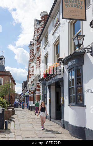 Edifici del periodo su Reigate High Street, Reigate, Surrey, England, Regno Unito Foto Stock