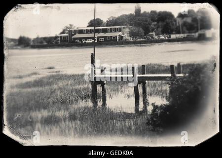 Dock in legno a Wellfleet, ma su Cape Cod in bianco e nero Foto Stock