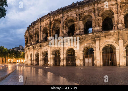 L' anfiteatro romano. Nimes, Gard Reparto, Languedoc-Roussilon, Francia Foto Stock