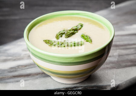 Crema di asparagi zuppa Foto Stock