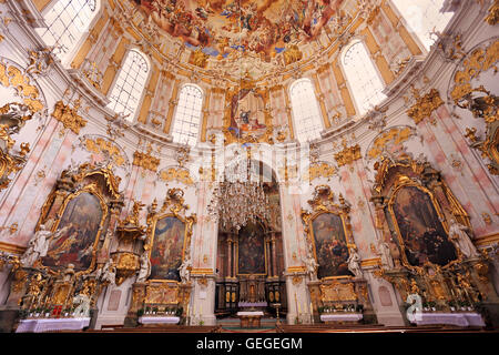 Interno del Ettal Abbey un monastero benedettino nel villaggio di Ettal, Baviera, Germania. Foto Stock