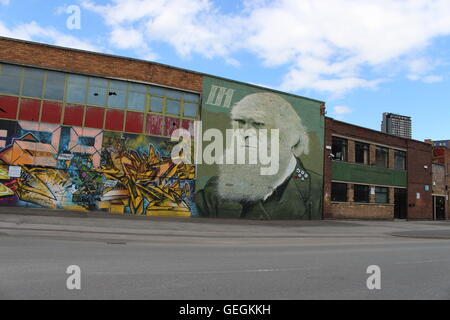 Fabbrica abbandonata con la street art di Sheffield, Inghilterra Foto Stock