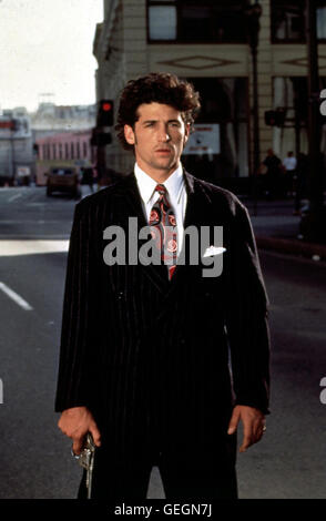 Patrick Dempsey Der Coup gelingt zwar, doch dummerweise wurde Billy (Patrick Dempsey) bei dem gefilmt Ueberfall. *** Caption locale *** 1993, Bank Robber, Bank Robber Foto Stock