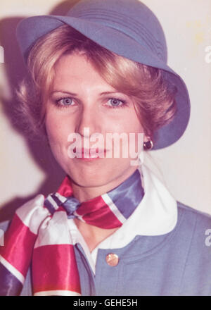 Assistente di volo Pan American Cheryl Acrey in uniforme, anni 70, USA Foto Stock