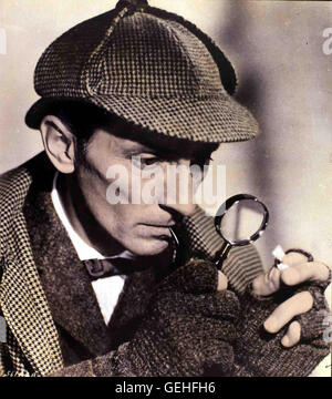 Peter Cushing Sherlock Holmes (Peter Cushing) verfolgt eine sperone. *** Caption locale *** 1958, Hound del Baskervilles, Der Hund Von Baskerville Foto Stock