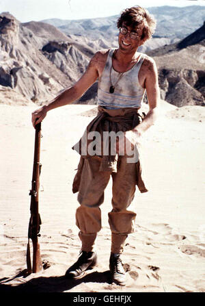 John Lennon Lt. Goodbody ist im Zweiten Weltkrieg Zugfuehrer in der britischen Afrika-Armee. Gripweed (John Lennon) gehoert zu circuizione truppe, die hoechst gefaehrliche Einsaetze gegen die Deutschen fuehrt. *** Caption locale *** 1966, come ho vinto la guerra, Wie Foto Stock