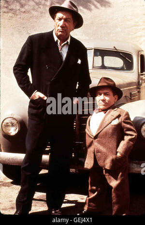 Richard Boone, Michael Dunn Mit dem rientrano beauftragt, geraten die Detektive Frank Hogan (Richard Boone) und Arthur Boyle (Michael Dunn) selbst in Gefahr. *** Caption locale *** 1972, Buonanotte, amore mio, Ein Koffer Für das Syndikat Foto Stock