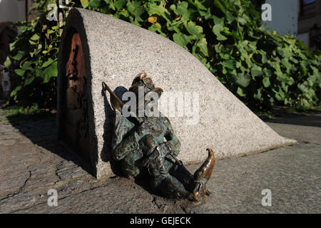 Uno di Wrocław più popolari e iconiche attrazioni - Nana - improbabile simbolo di uno di Polonia la più pittoresca città. Foto Stock