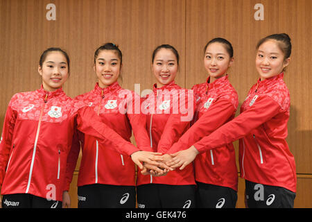 Tokyo, Giappone. 26 Luglio, 2016. (L-R) Kiko Yokota, Rie Matsubara, Sayuri Sugimoto, Airi Hatakeyama, Sakura Noshitani (JPN) ginnastica ritmica : nazionale giapponese di ginnastica ritmica team di partecipare alla conferenza stampa per il Rio 2016 Giochi Olimpici a Tokyo in Giappone . © AFLO SPORT/Alamy Live News Foto Stock