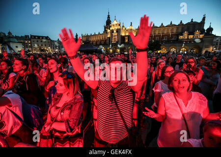 Cracovia in Polonia. 22 LUG. 2016. I pellegrini provenienti da tutto il mondo sono arrivati a Cracovia per celebrare la Giornata Mondiale della Gioventù 2016. © Beata Zawrzel/Alamy Live News Foto Stock