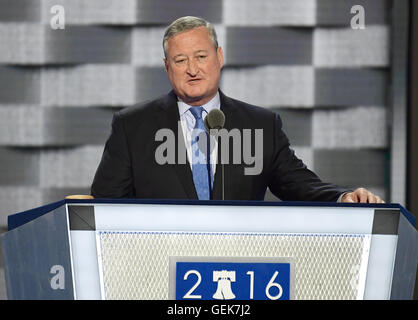 Philadelphia, Pennsylvania, USA. Xxv Luglio, 2016. Mayor Jim Kenney (Democratico di Filadelfia, Pennsylvania) rende il commento al 2016 Convenzione Nazionale Democratica presso la Wells Fargo Center di Philadelphia, Pennsylvania Lunedì, 25 luglio 2016.Credit: Ron Sachs/CNP. © Ron Sachs/CNP/ZUMA filo/Alamy Live News Foto Stock