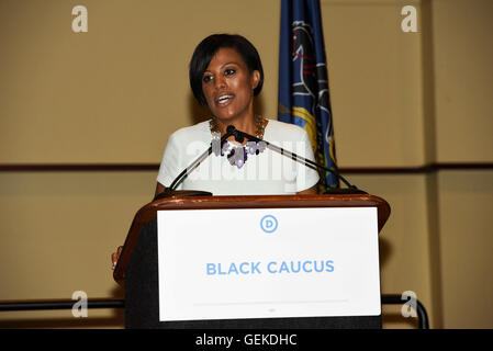 Philadelphia, Pennsylvania, USA. 27 Luglio, 2016. Baltimore sindaco STEPHANIE RAWLINGS BLAKE-intervenendo alla riunione mattutina del Caucus nero in Philadelphia Convention Center, Philadelphia PA Credito: Ricky Fitchett/ZUMA filo/Alamy Live News Foto Stock