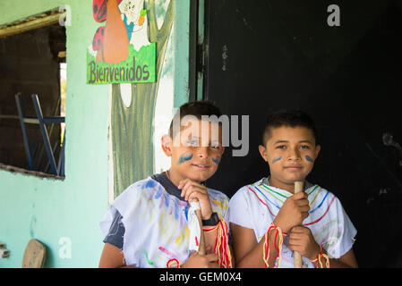 La scuola dei bambini in Costa Rica Foto Stock