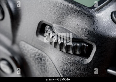 Primo piano i dettagli della telecamera digitale professionale Foto Stock