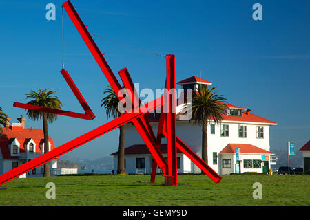 Mark di Suvero scultura (2014) a Crissy Field, Presidio di San Francisco, San Francisco, California Foto Stock