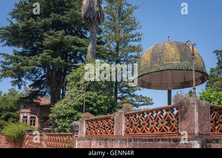 Grandiosità in un mansion hotel giardino presso la stazione termale di Luso, Portogallo. Foto Stock