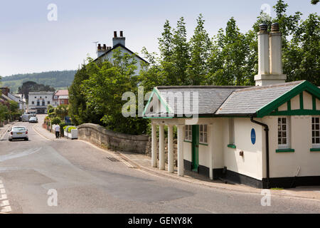 Regno Unito, Inghilterra, Devon, Sidmouth, Salcombe Road, fiume vecchio Sid ponte a pedaggio Byes House Foto Stock