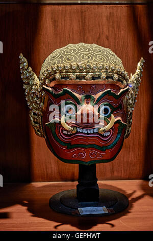 Maschera di Khon museum display. I vari attori Thai maschere Khon sono utilizzati nei tradizionali della Thailandia ed esibizioni di danza. Foto Stock