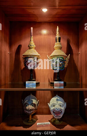 Maschera di Khon museum display. I vari attori Thai maschere Khon sono utilizzati nei tradizionali della Thailandia ed esibizioni di danza. Foto Stock