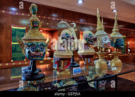 Maschera di Khon museum display. I vari attori Thai maschere Khon sono utilizzati nei tradizionali della Thailandia ed esibizioni di danza. Foto Stock