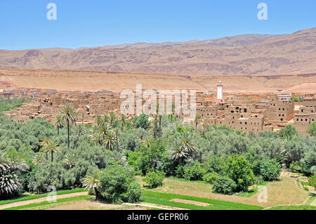 Geografia / viaggi, Marocco, Tinerhir, parziale decaduta casa in oasi cittadina, regione Souss-Massa-Daraa, Foto Stock