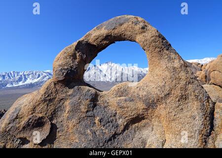 Geografia / viaggi, Stati Uniti, California, Whitney Portal Arch, Alabama Hills, Lone Pine, Sierra orientale, Foto Stock