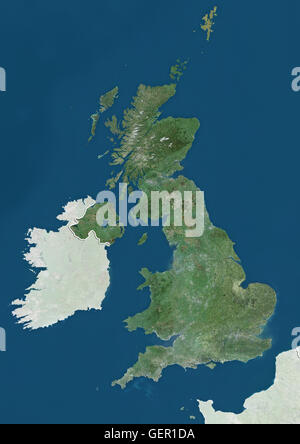 Vista satellitare del Regno Unito (con confini tra paesi e maschera), che mostra l'Inghilterra, Galles, Scozia e Irlanda del Nord. Questa immagine è stata elaborata sulla base dei dati acquisiti dai satelliti Landsat. Foto Stock