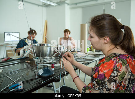 Poznan, Polonia, studente presso il Dipartimento di Design di interni Foto Stock